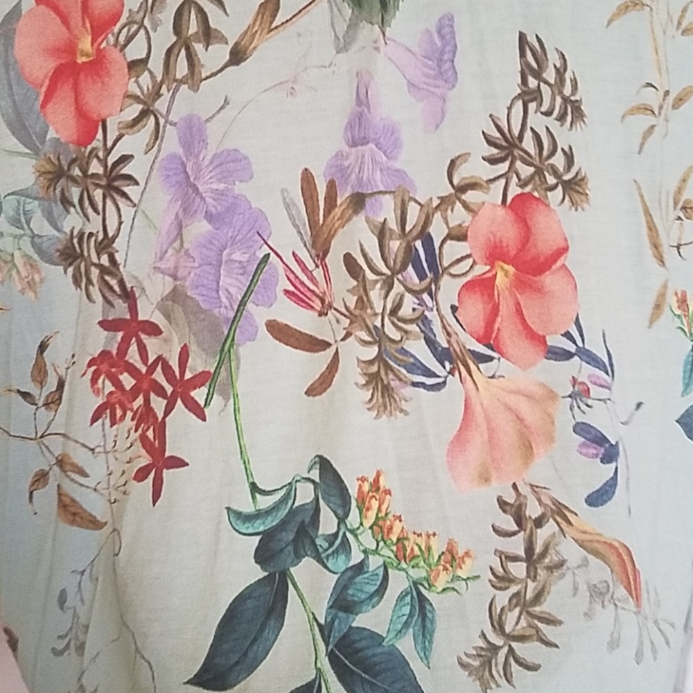 Spring flowery top - Picture 2 of 3